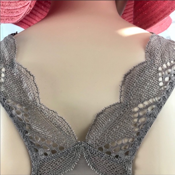 Victoria's Secret Very Sexy Lace Bralette Top - Picture 4 of 6